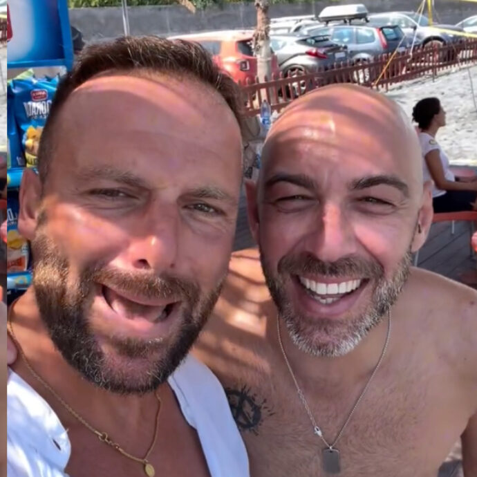 “Che fine avranno fatto dopo 22 anni Pietro Napolano e Michele Manfredini. Una fine di mer*a”: l’ironia degli ex allievi di Amici