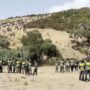 Copertina di Marocco: “Sventato un assalto di massa a Ceuta”. Migliaia di agenti blindano il confine