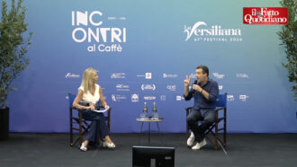Copertina di Salvini di lotta e di governo: “Sulle tasse alle banche ha ragione Sánchez, con la legge di bilancio andremo fino in fondo”