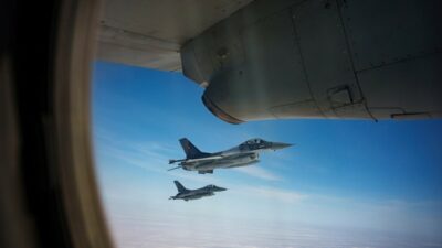 Copertina di Drone viola lo spazio aereo della Romania: abbattuto da un F-18 spagnolo. La Nato: “Sembra essere russo”