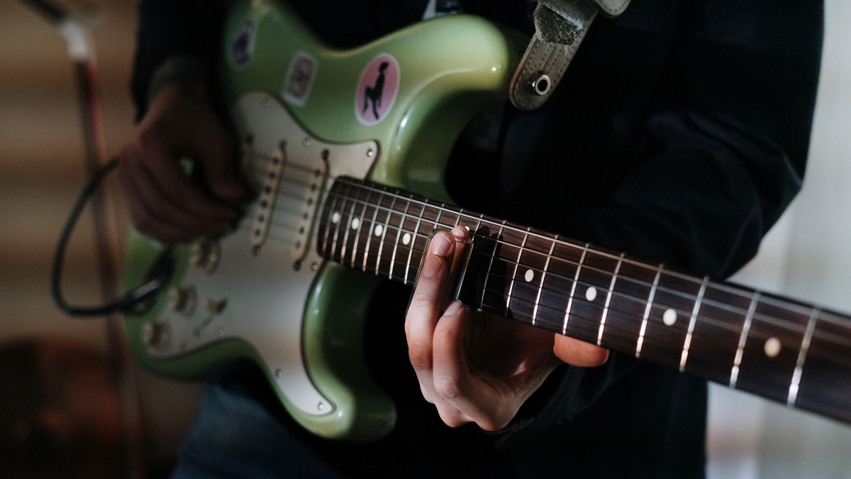 radio e chitarra ad alto volume per sette anni i vicini denunciano era terribile durava tutto il giorno arrestato un uomo 61enne da Ilfattoquotidiano.it radio e chitarra ad alto volume per sette anni i vicini denunciano era terribile durava tutto il giorno arrestato un uomo 61enne