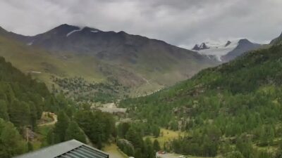 Copertina di Il cambiamento climatico ferma lo sci estivo su tutte le Alpi: stop anche sullo Stelvio