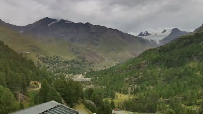 Il cambiamento climatico ferma lo sci estivo su tutte le Alpi: stop anche sullo Stelvio