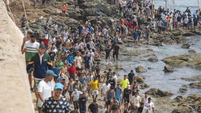 “Dal razzismo alle guerre: verso il disastro sociale”