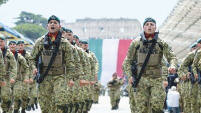 Copertina di L’Italia guida gli scontenti: no armi, più lavoro e sanità