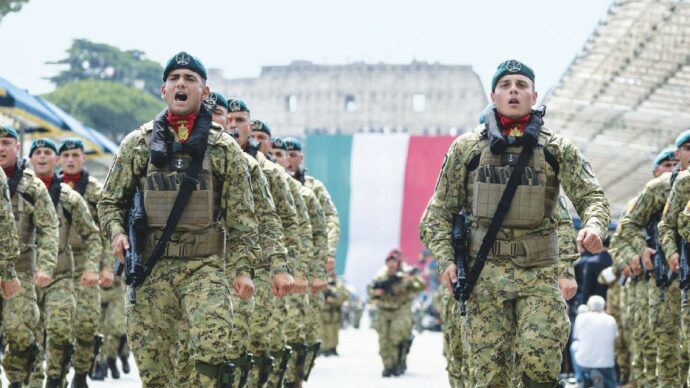 L’Italia guida gli scontenti: no armi, più lavoro e sanità