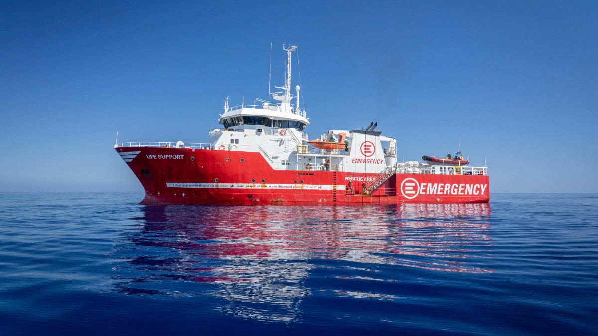 migranti la life support di emergency soccorre una barca con 50 persone sette morti e due in gravi condizioni da Ilfattoquotidiano.it migranti la life support di emergency soccorre una barca con 50 persone sette morti e due in gravi condizioni