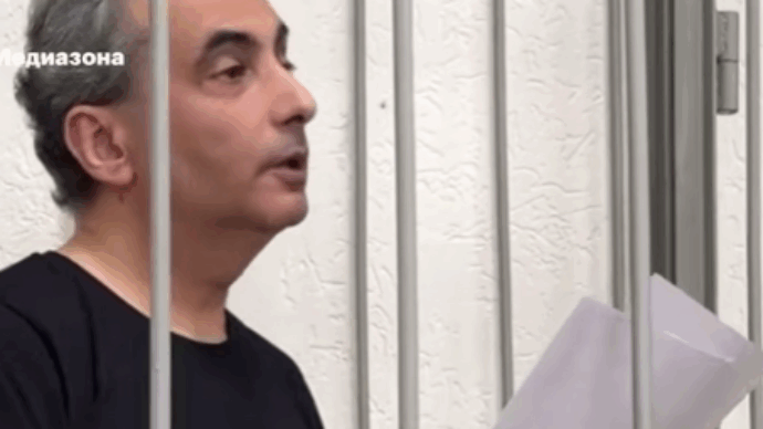 Russia, condannato a 11 anni e un mese Lev Shlosberg: è il vicepresidente del partito di opposizione Yabloko