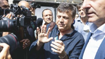 Copertina di Il senso di una frase intercettata a Lavitola mi ha raggelato: una sentenza sulla malconcia democrazia odierna