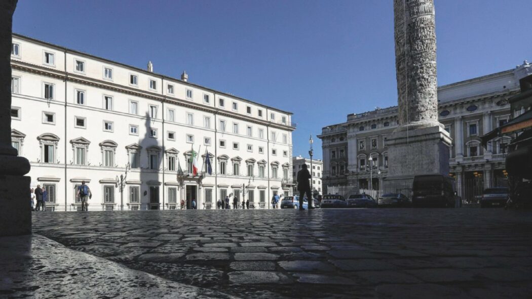Chigi va a scuola contro gli hacker: 80mila  di corsi al colosso statale