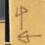 Copertina di Pisa, la denuncia del Pd: “Scritte fasciste sui muri di una scuola”. Ma erano i segni per la costruzione di un cappotto termico