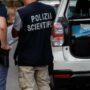 Copertina di Donna di 72 anni uccisa a colpi di pietra in un fondo agricolo a Corigliano-Rossano (Cosenza)