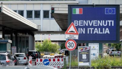 Copertina di Migranti, Svizzera:  via a rimpatri verso Italia