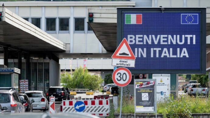 Migranti, Svizzera:  via a rimpatri verso Italia