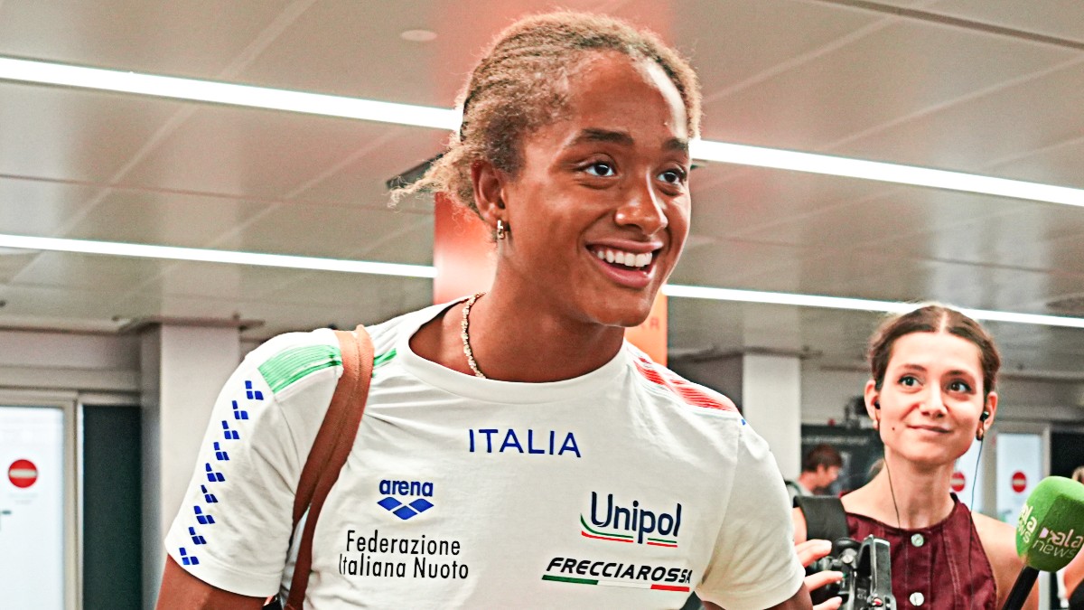 https://st.ilfattoquotidiano.it/wp-content/uploads/2026/08/18/sara-curtis-4.jpg