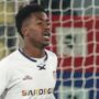 Copertina di Yael Trepy si è risvegliato dal coma, il calciatore del Cagliari è stato estubato: “Vigile e collaborante”