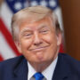 Copertina di Trump e il governo dei super-ricchi: 57 funzionari con patrimoni da almeno 100 milioni di dollari