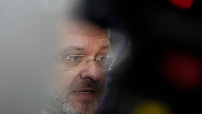 Copertina di “La banca statale ucraina usata per ripulire i soldi”: la nuova inchiesta anticorruzione a Kiev. Rimossa Mudra, vicecapo dell'ufficio di Zelensky