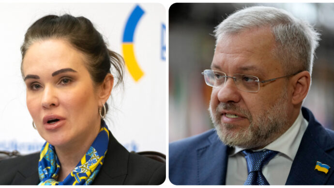 Ucraina, i pm: “Persone collegate all’Ufficio di Zelensky portavano sacchi e scatole di denaro” per pagare la cauzione dell’ex ministro Galushchenko