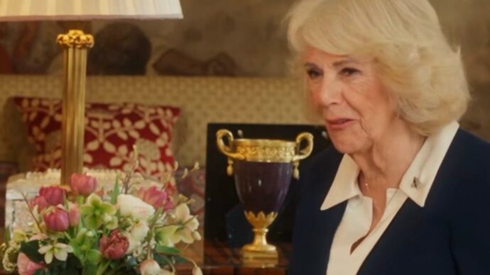 “Il cancro non era mai arrivato a toccarmi da vicino. Poi è arrivata la diagnosi di Carlo e ho pensato: ‘Cielo, ora sono io quella che deve accudire il proprio povero marito”: Camilla parla della malattia del Re