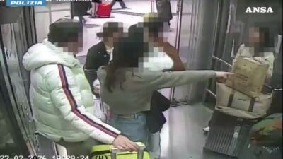 Copertina di Cento furti ai passeggeri all’aeroporto di Malpensa, la polizia arresta dieci donne