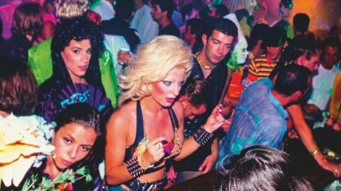 People from Ibiza: party, caos, teatro e sregolatezza