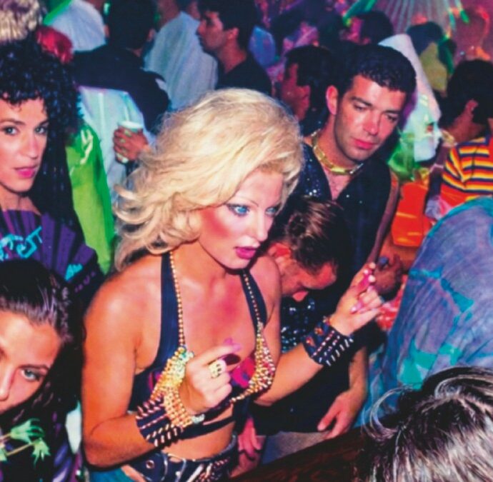 People from Ibiza: party, caos, teatro e sregolatezza