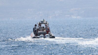 Copertina di Cade in mare dal gommone e non riemerge: ritrovato a Portovenere il corpo del 21enne scomparso da Ferragosto