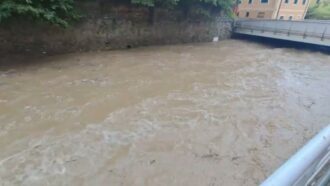 Copertina di Liguria, il torrente Rupinaro di Chiavari a rischio esondazione: sirene attivate. Code per allagamenti sull’A12