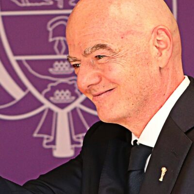 Copertina di Si sgretola il potere di Infantino: uno dei vicepresidenti Fifa ritira il suo sostegno. E parte la petizione per chiederne le dimissioni