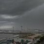 Copertina di Maltempo, Chiavari sommersa dall’acqua. Allerta arancione in Lombardia, in Toscana e Triveneto | Oltre 37mila fulmini sulla Liguria. Colpiti un treno e la stazione di Ventimiglia: circolazione rallentata