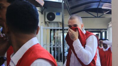 Copertina di Bali, ignora le regole e insulta il sacro Giorno del silenzio: turista svizzero condannato a un anno di carcere