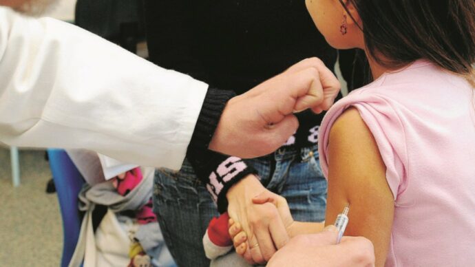 Bimba morta di difterite a Palermo, gli igienisti: “Controllate le vaccinazioni dei vostri figli prima del ritorno a scuola”. La Sicilia è ultima per copertura