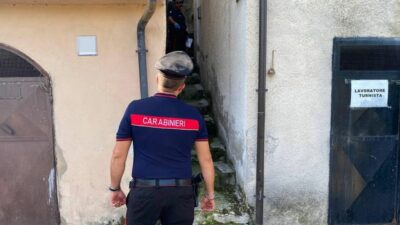 Copertina di Potenza, donna uccisa in casa a Tito: arrestato il figlio, ha confessato