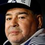 Copertina di “Gli esami clinici erano del padre”: choc al processo per la morte di Maradona, interrotte le udienze