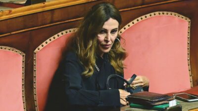 Copertina di Santanchè: i soldi della banca usati anche per  la cena di FdI