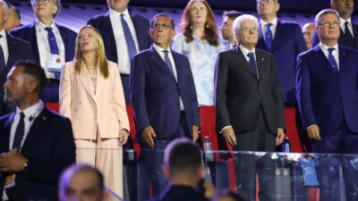 Copertina di Giochi del Mediterraneo a Taranto: fischi per Meloni allo stadio, applausi per il presidente Mattarella