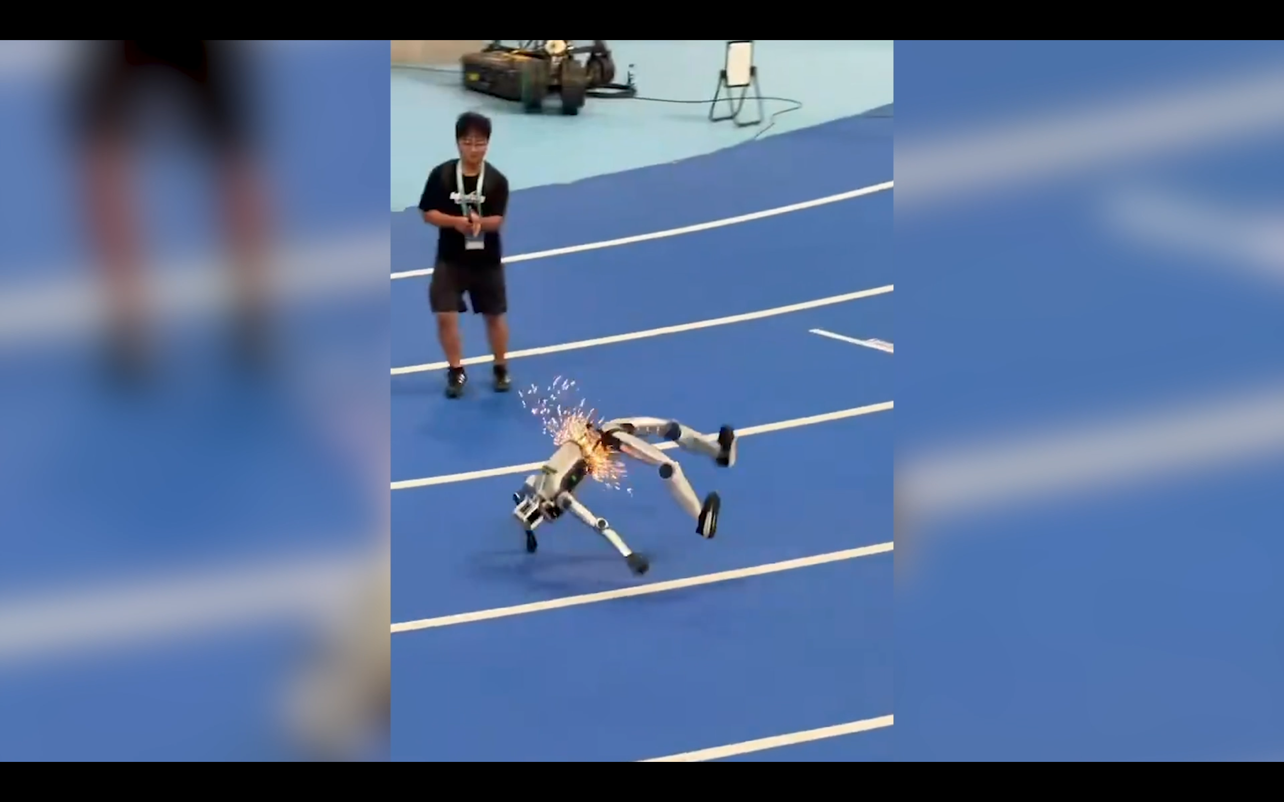 robot perde il controllo durante la corsa si schianta e poi esplode il test in cina finisce male 8211 video da Ilfattoquotidiano.it robot perde il controllo durante la corsa si schianta e poi esplode il test in cina finisce male 8211 video