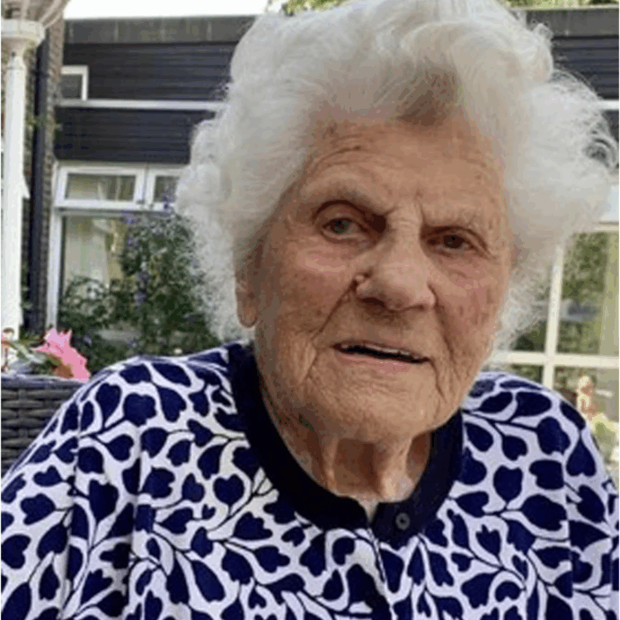 “Non vedo l’ora di scoprire cosa mi riserverà il prossimo anno”: Ethel Caterham compie 117 anni, è la persona più anziana del mondo