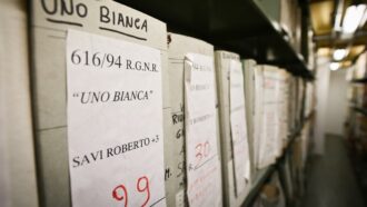 Copertina di “Scusatemi”, la lettera di Fabio Savi alle famiglie delle vittime della banda della Uno Bianca. I parenti: “Indignati. Non c’è un barlume di verità”