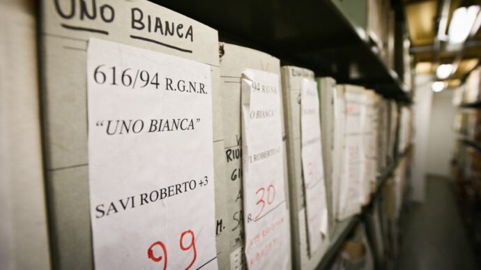 “Scusatemi”, la lettera di Fabio Savi alle famiglie delle vittime della banda della Uno Bianca. I parenti: “Indignati. Non c’è un barlume di verità”