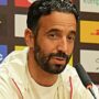 Copertina di “Leao non è importante, il Milan deve vincere domani. Lui non si è allenato”: così Amorim si presenta alla Serie A