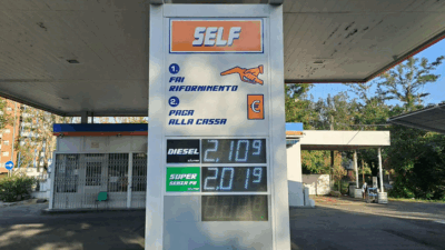 Copertina di Fino a 45 euro in più per tornare a casa rispetto al 2025: così il caro benzina pesa sul controesodo degli italiani in vacanza