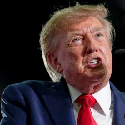 Copertina di Trump firma l’accordo sulla Groenlandia: agli Usa il “controllo permanente sulla sua sicurezza”