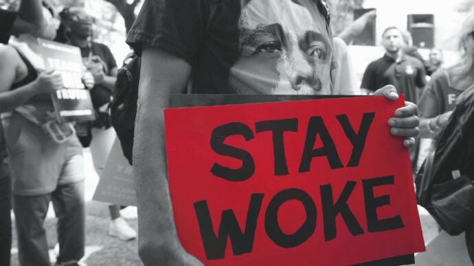 “Woke”:  la sveglia ormai si è rotta