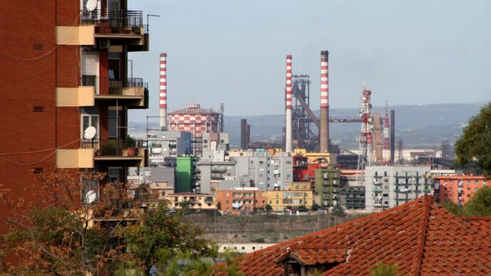 La crisi Ilva, ma non solo: la Taranto senza lavoro e i “buuu” per la premier