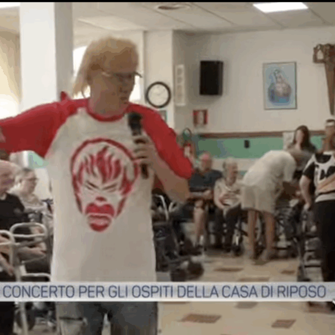 “Positivo all’alcoltest, mi hanno ritirato la patente: così sono passato dalle notti nelle discoteche più famose a suonare nelle case di riposo”: la storia di Dj Gaggia