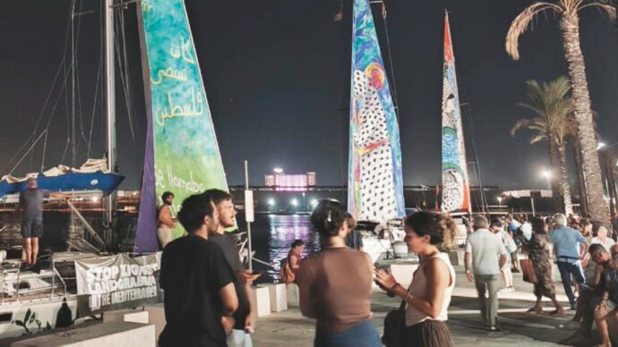 La Flotilla unisce le sponde adriatiche: “No alla cementificazione delle coste”