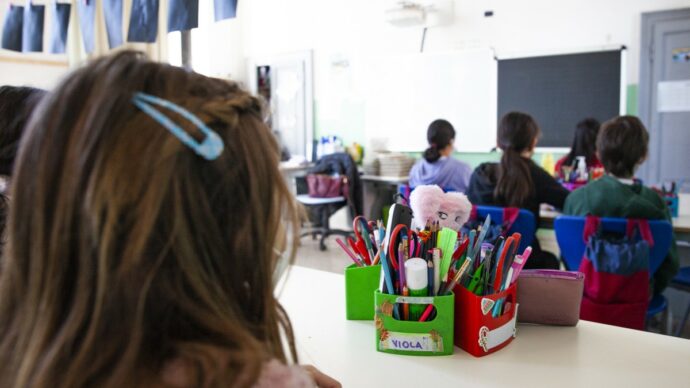 Sempre più precari nelle scuole italiane: “Basta supplenze, serve un sistema di reclutamento chiaro e docenti specializzati”