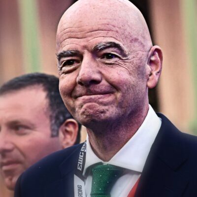 Copertina di Infantino va ai Caraibi a caccia di aiuto e si spaccia per Robin Hood del pallone: “Alcuni non hanno bisogno né vogliono che gli altri crescano”